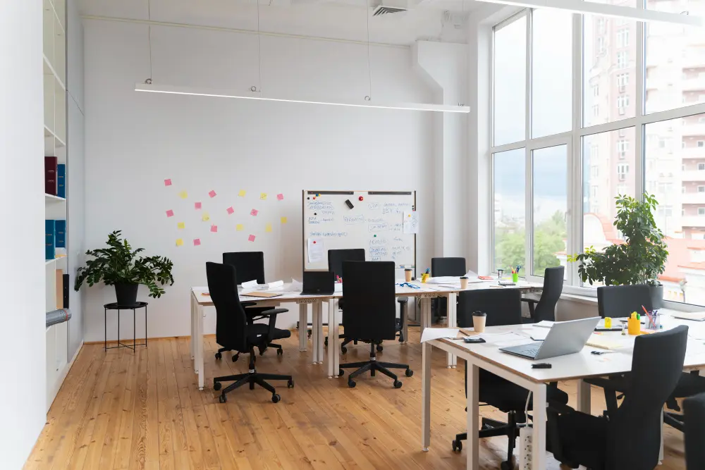 3000 Sq.Ft Sq.m Multi-Desk Corporate Office Floor in Golden Grande Available Office Units