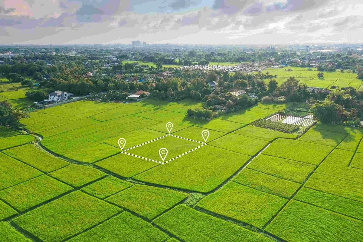 1 Acre Acreage Farmhouse Plot near Yamuna Expressway