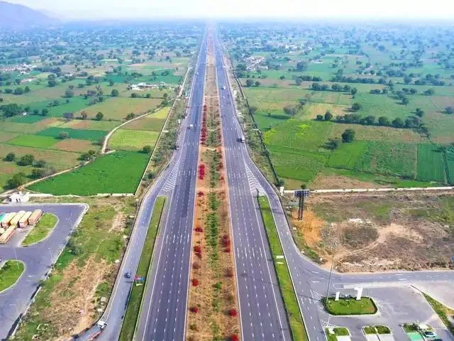 5 Acre Large Farmhouse Landholding in Baghpat
